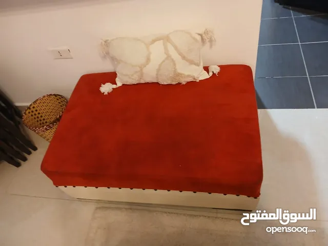 كورنر للبيع بحالة ممتازة تصميم مريح