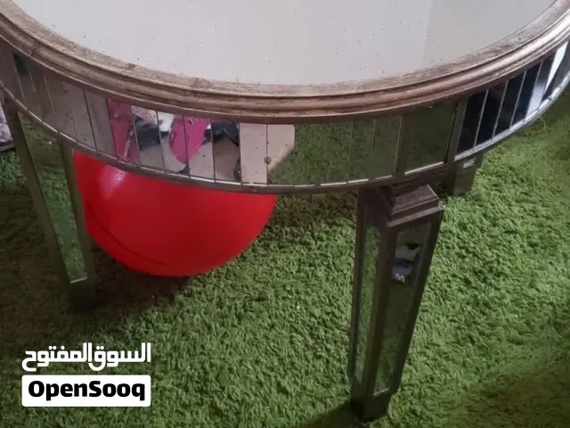 طاولة زاوية من ذا ون