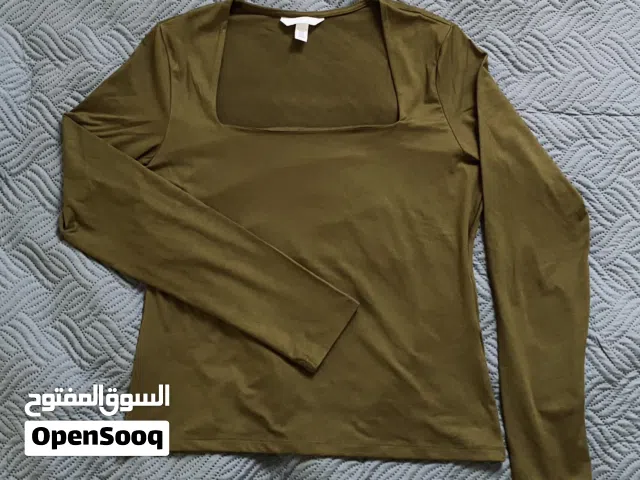 تصفية عاجلة- بلوزة H&M جديدة غير مستخدمة