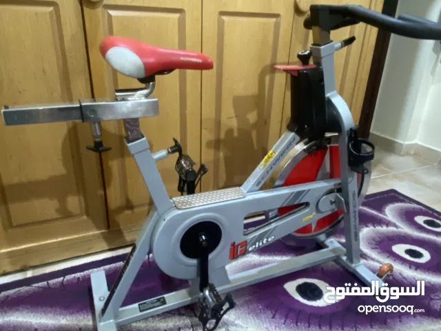 دراجة سبينينغ Schwinn IC-Elite بحالة ممتاز