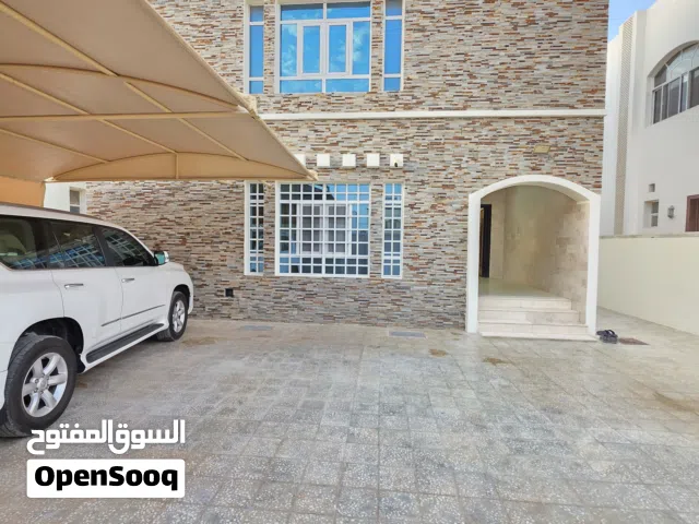 ***فلة مميزة بالمعبيلة الجنوبية بالقرب من السريع مكيفة ومؤثثة بمساحة مناسبة***
