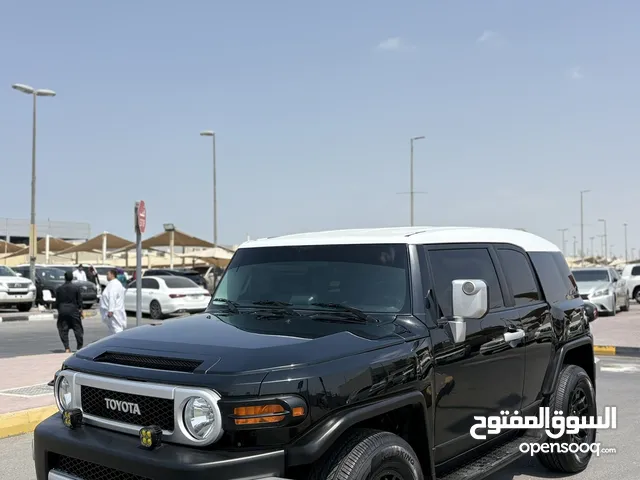 Toyota FJ Cruiser GXR 2015 GCC specs, Exterior color: Black , Interior: Black