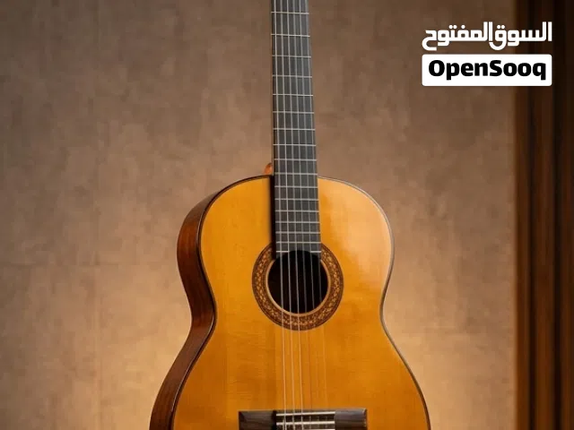 Yamaha C70 Classical Guitar  قيتار ياماها سي 70 (أصلي ونظيف)