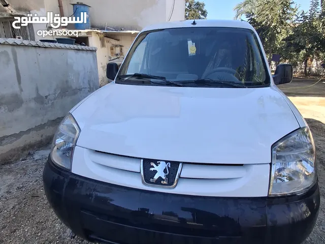 بيجو 2007 مطور 1600 جير عادي  غرفه جديد