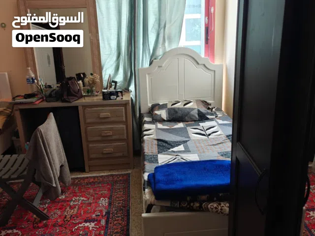 bed space to rent in khalidiya for girls