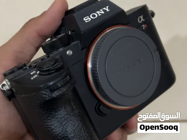 كاميرا Sony A7 III فل فريم احترافية للبيع بحالة ممتازة