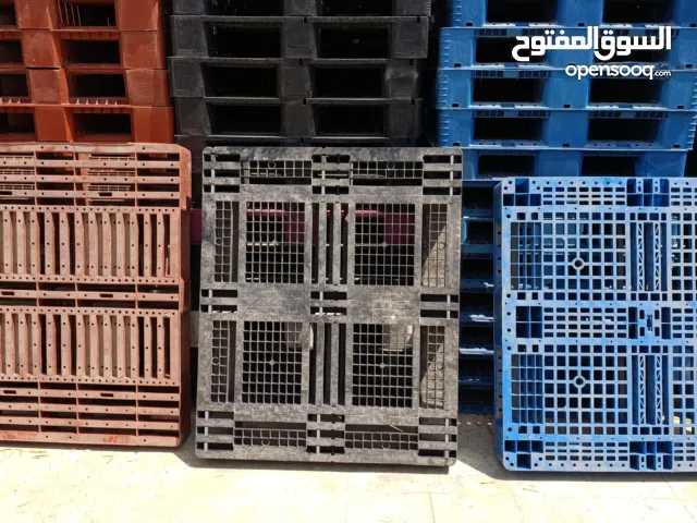 طبليات بلاستيك بحالة ممتازة متوفر جميع المقاسات جديد ومستعمل  بحالة جيدة جدا