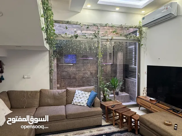 دار سكنية حديثة مميزة مؤثثة للبيع في الجنينة