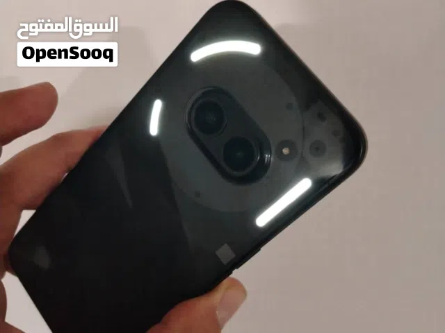 هاتف محمول مستعمل بحالة ممتازة سعة 128 جيجابايت لون أسود مع الكرتونة والشاحن