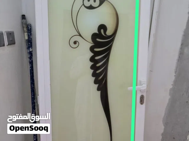 باب دورة مياه وانتو بكرامه نظيف ما فيه اي مشكله ، القياسات ف الصوره للبيع ب 15 ريال