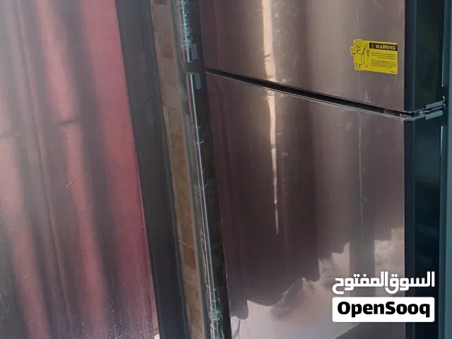 ثلاجة شارب بحالة ممتازة