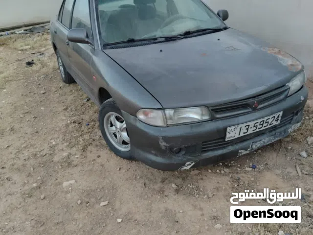 1995 ميتسوبيشي لانسر Standard