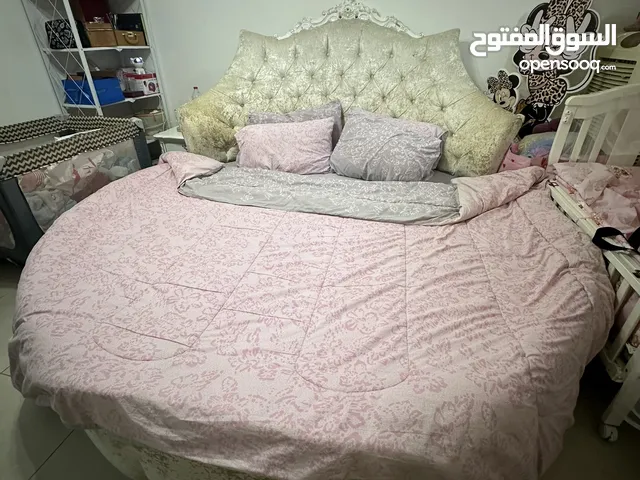 غرفة نوم ملكي للبيع