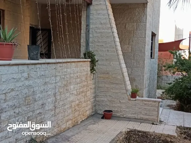 250 m2 More than 6 bedrooms Townhouse for Sale in Irbid Aydoun