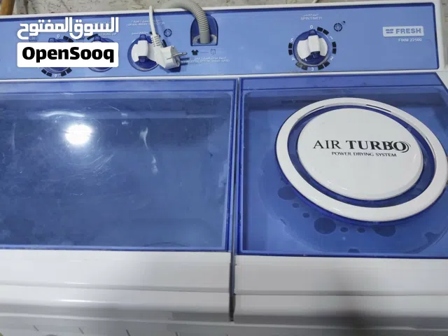 هذه غسالة نصف أوتوماتيك بحوضين من ماركة Fresh، موديل FWM 22500. جديده مستعمله اقل من شهر سعتها 12 ك