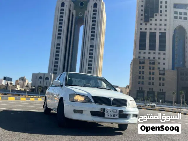 2002 ميتسوبيشي لانسر Standard