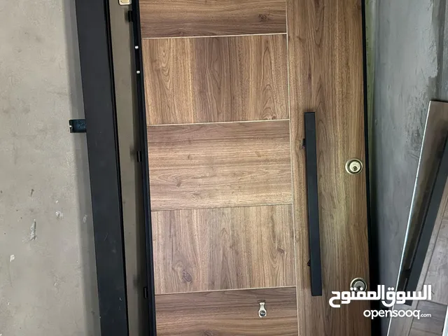 باب تركي مستعمل للبيع.