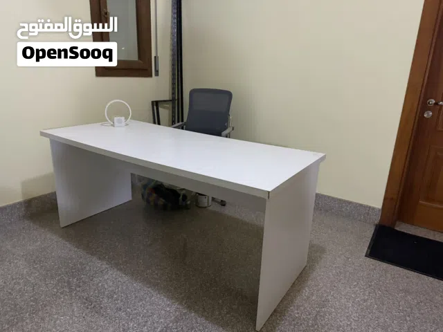 مكتب وكرسي للبيع