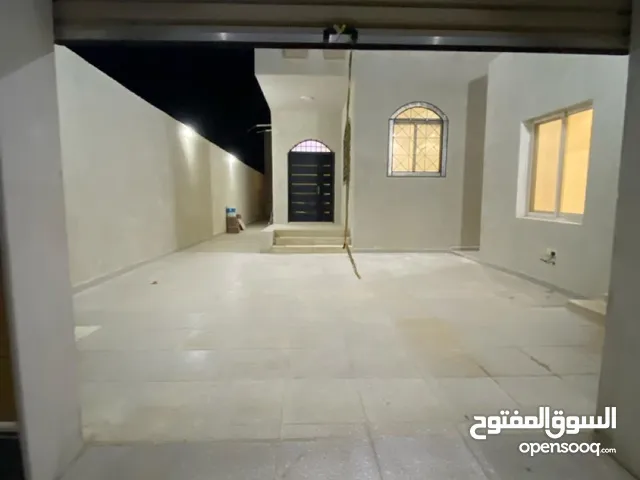 315 m2 2 Bedrooms Villa for Rent in Tabuk Al Nakhil