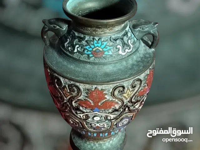 vase en bronze cloisonné, probablement d'origine chinoise ou japonaise