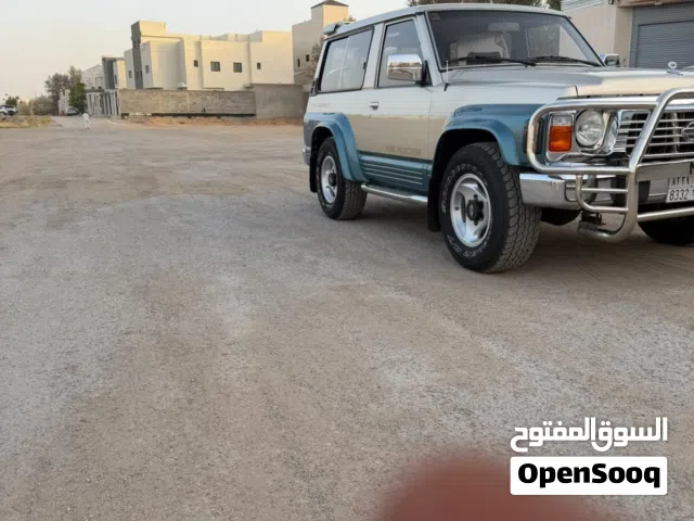 1996 نيسان اخرى