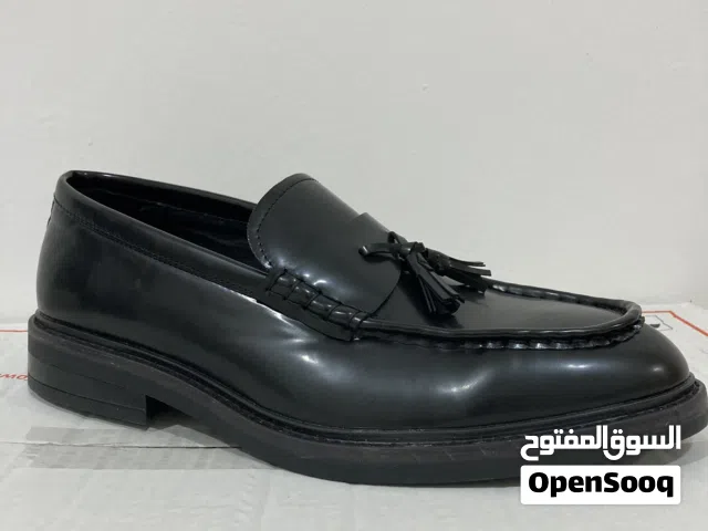 Tassel Loafers in black