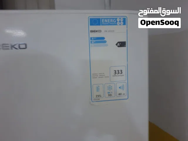 ثلاجه بيكو مع غساله الجي مع تخت مجوز وفرشتو للبيع تواصل