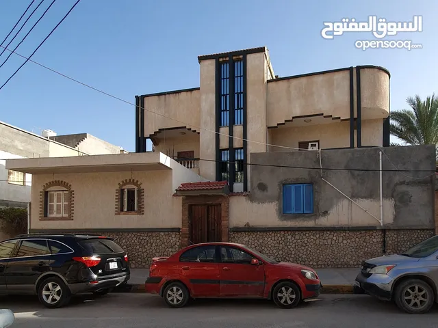 210 m2 More than 6 bedrooms Townhouse for Sale in Tripoli Souq Al-Juma'a