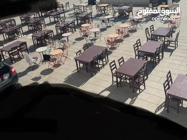 طاولات وكراسي للبيع