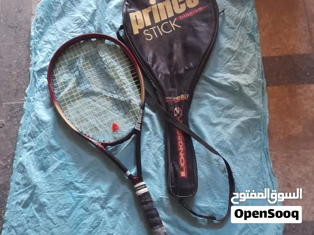 مضرب تنس مستعمل و بحالة ممتازة جدا