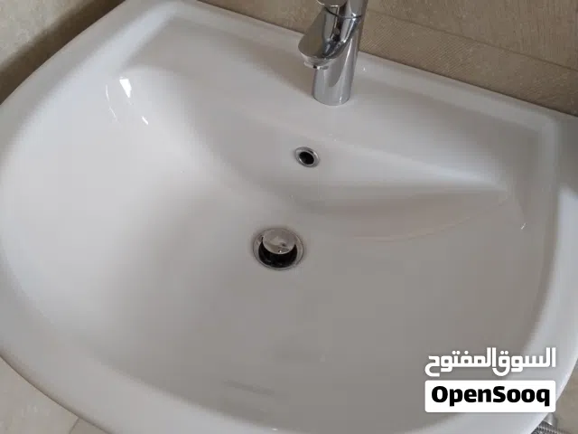 مغسلة حمام كبيره + حنفية جروهي للبيع