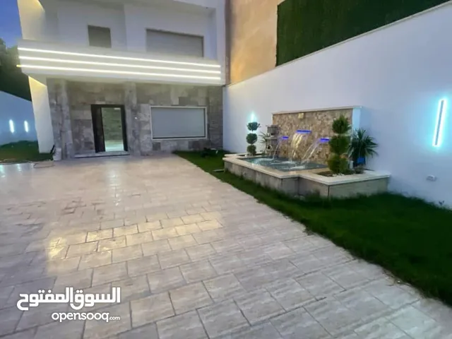 600 m2 More than 6 bedrooms Villa for Rent in Tripoli Al-Serraj