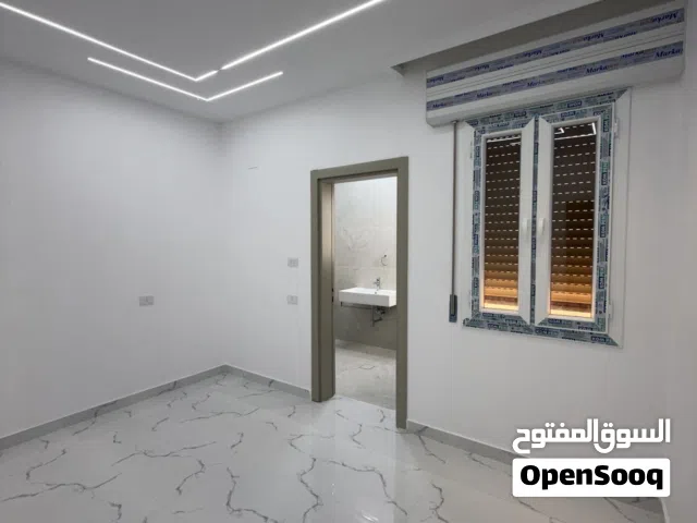 400 m2 4 Bedrooms Villa for Sale in Tripoli Al-Serraj