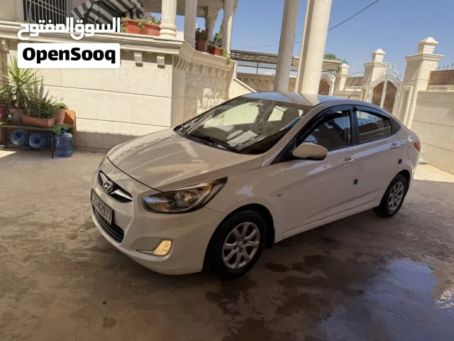 2013 Hyundai Accent Standard