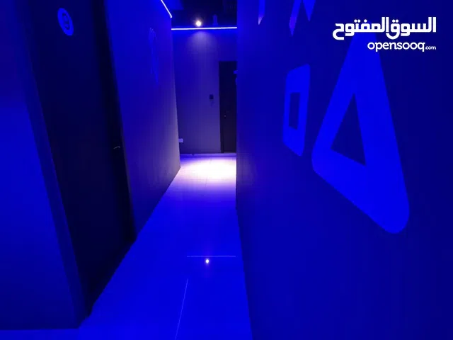 صالة العاب الكترونية للبيع مجهز بالكامل و جديد للبيع مع الرخصة