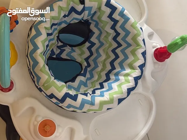 Baby jumper no wheels. (Center point) In a very good condition used few months