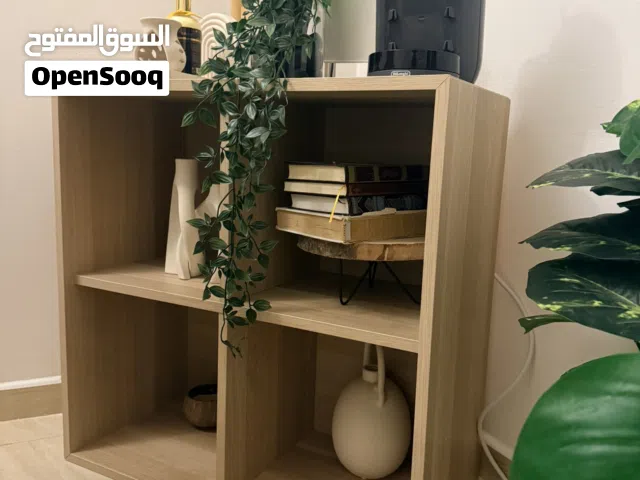 وحدة تخزين فيها 4 فتحات للزينه