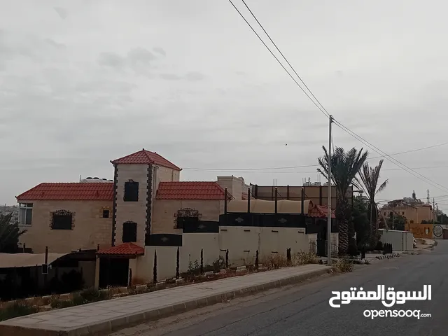 450 m2 More than 6 bedrooms Townhouse for Sale in Zarqa Al Autostrad