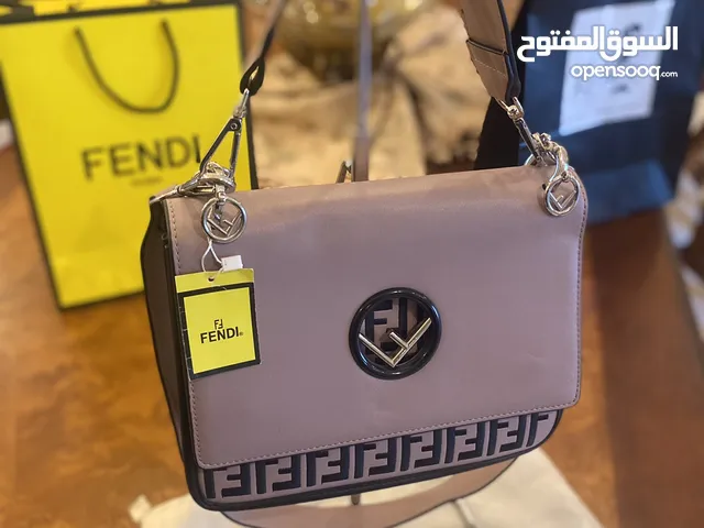 حقائب فندي نسائية للبيع في الأردن - شنط نسائية : حقيبة يد نسائية, ظهر: أفضل  سعر
