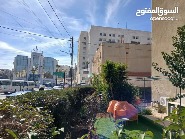 طابق ارضي تجاري للإيجار على شارعين موقع مميز في ضاحية الحسين مقابل الضمان الاجتماعي