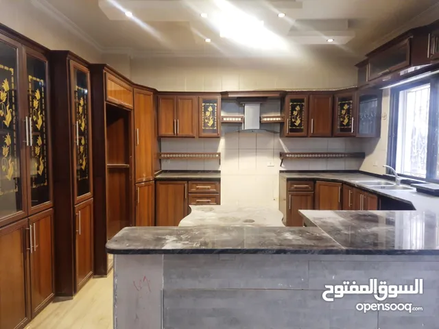 186m2 4 Bedrooms Apartments for Sale in Amman Tabarboor