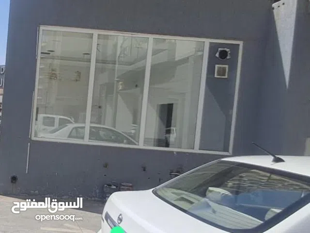 للإيجار محل بحولي شارع رئيسي