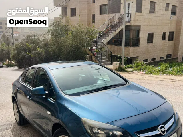 Used Opel Astra in Ramallah and Al-Bireh
