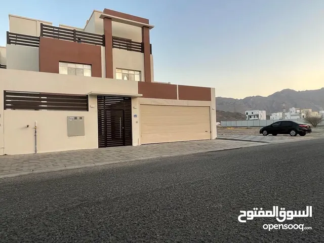 340 m2 5 Bedrooms Villa for Rent in Muscat Ansab