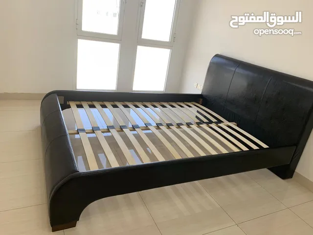 سرير بدون دوشك + مروحه صحراويه اتوماتيكيه مع ريموت