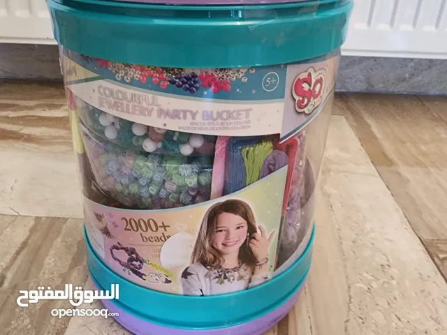 لعبة لعمل اساور للاطفال . جديد غير مستعمل. السعر 25. الموقع خلدا