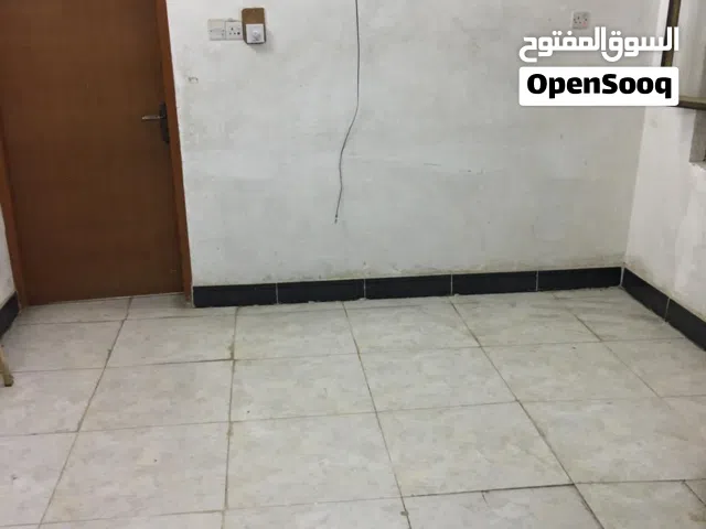 للايجار بيت في القيله حي الجامعه يحتوي على 3غرف