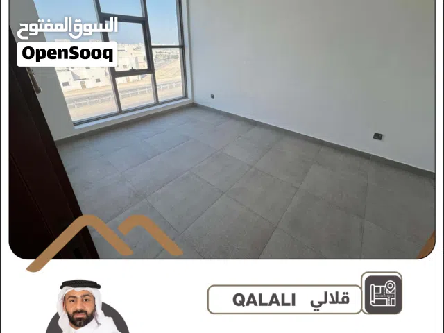 للايجار شقة غرفتين في قلالي بناية حديثة