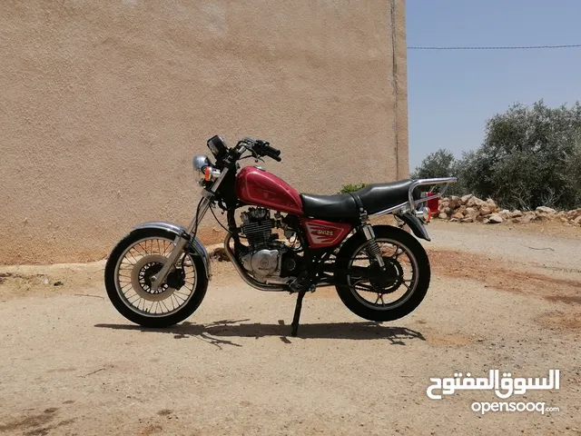 دراجه سزوكي جي ان 250cc الحجم الكبير