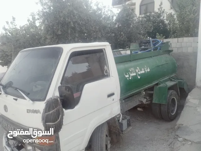 تنك ماء صالح للشرب